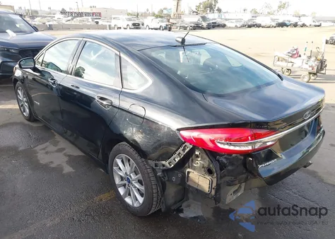 2017 Ford Fusion Hybrid Se z USA, uszkodzony, nr VIN 3FA6P0LU2HR131288